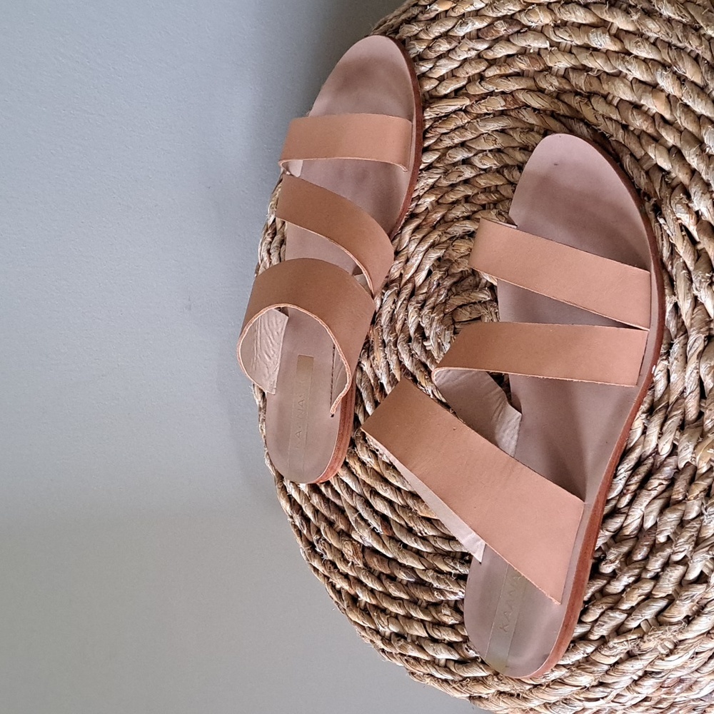 Kaanas Womens Classic Triple Strap Tan Brown Leather Flat Slip-On Sandals S-10‎